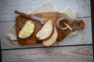 Arrêtez les planches de fromage ou de charcuterie, voici la planche de beurre